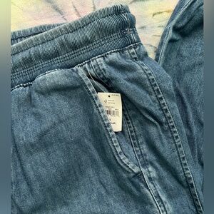 GAP Pull-On Denim pants Size Small NEW WITH TAGS